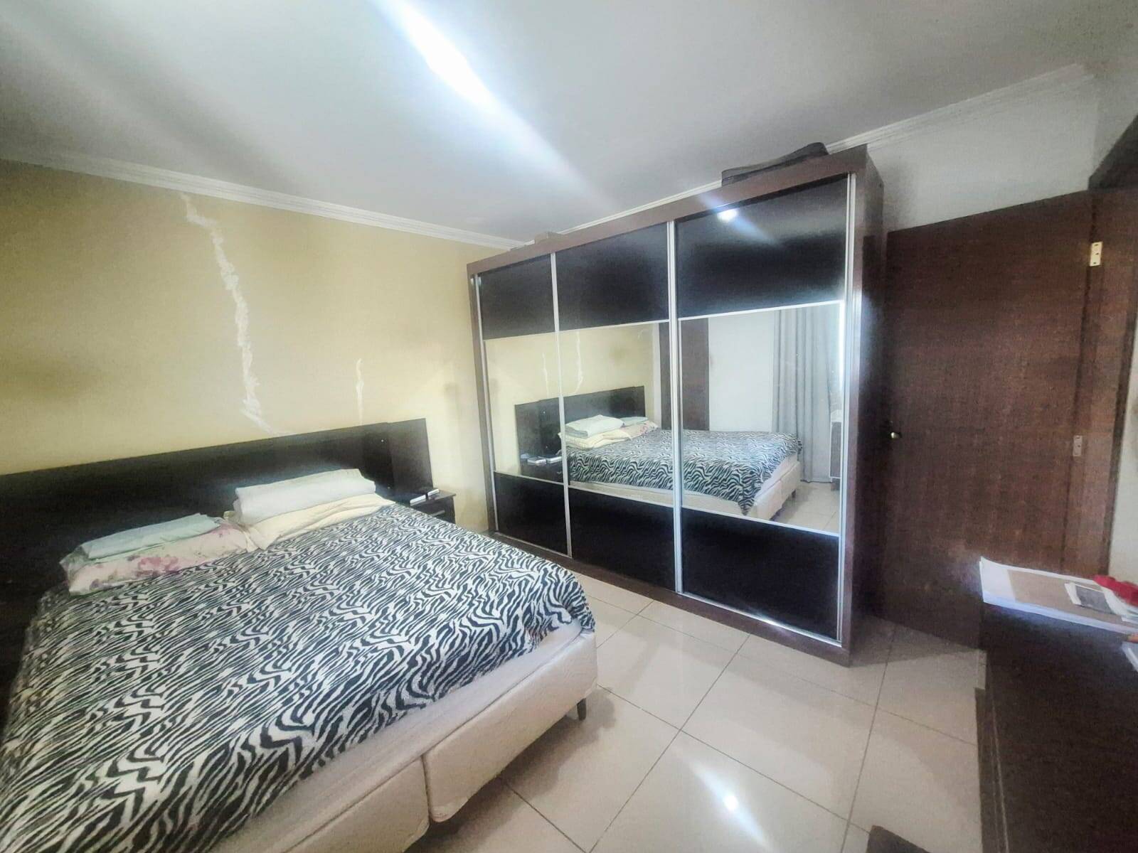 Casa, 3 quartos, 235 m² - Foto 8