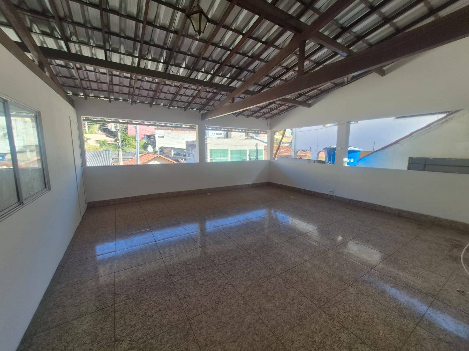 Casa, 4 quartos, 180 m² - Foto 2
