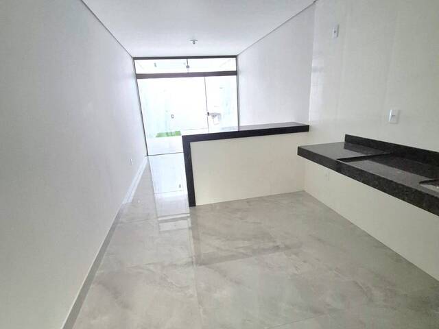 Casa para Venda em Belo Horizonte - 2