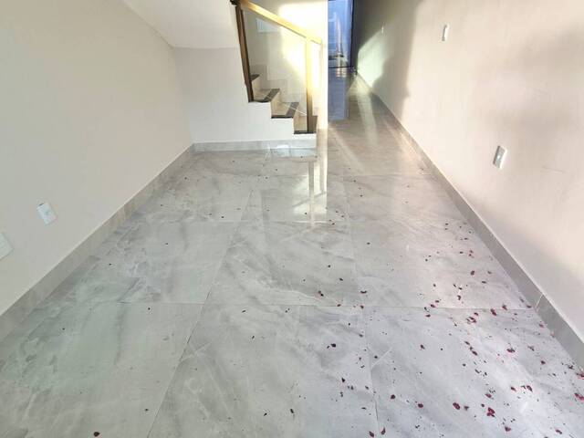 Casa para Venda em Belo Horizonte - 2