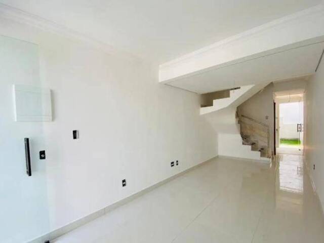 Casa para Venda em Belo Horizonte - 2